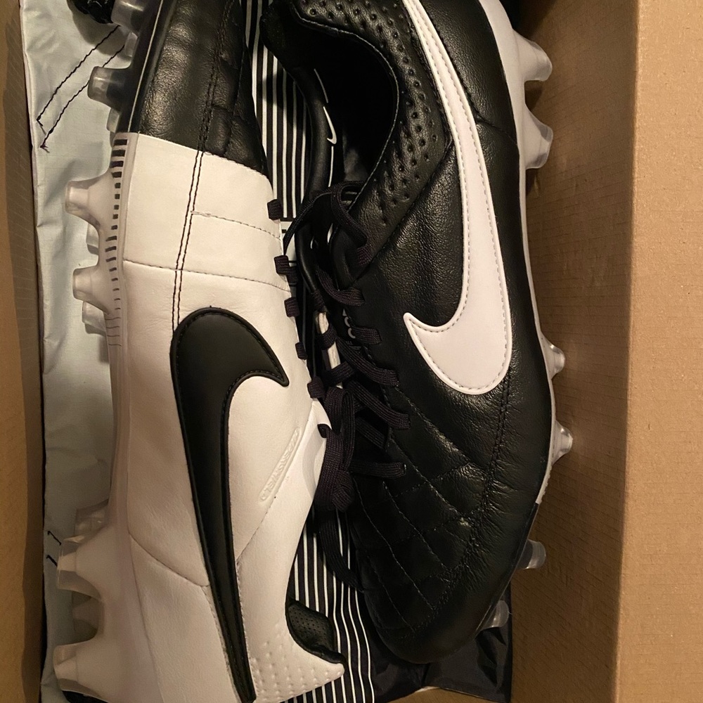 Nike Tiempo Legend V FG Soccer Cleats